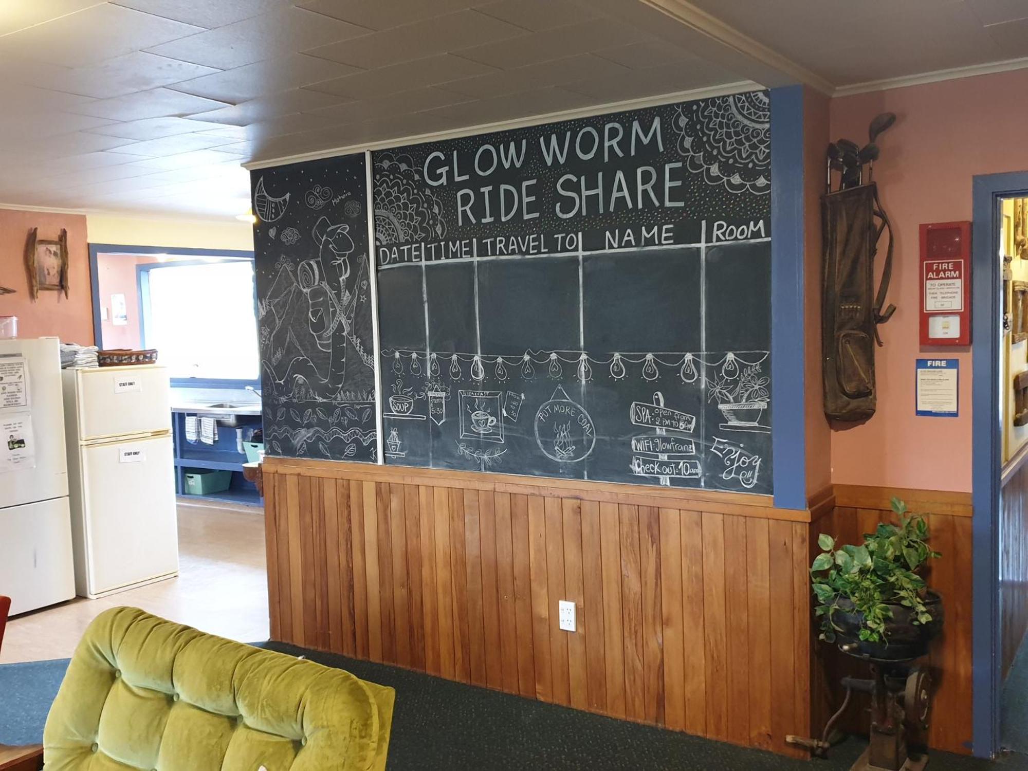 Glow Worm Accommodation Franz Josef Bagian luar foto