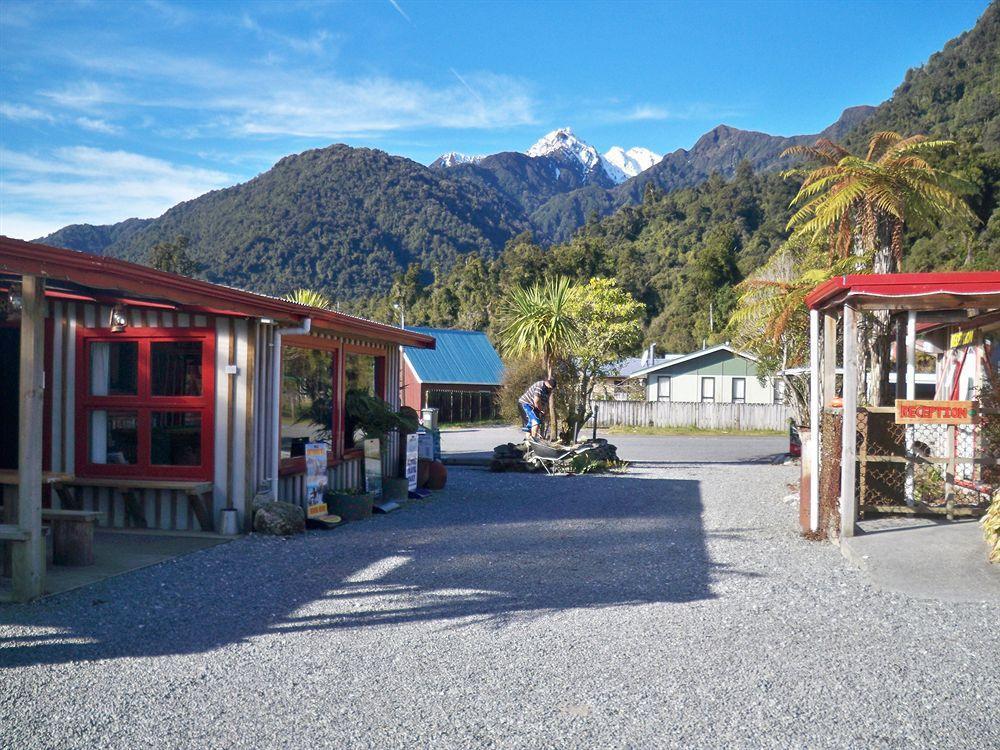 Glow Worm Accommodation Franz Josef Bagian luar foto